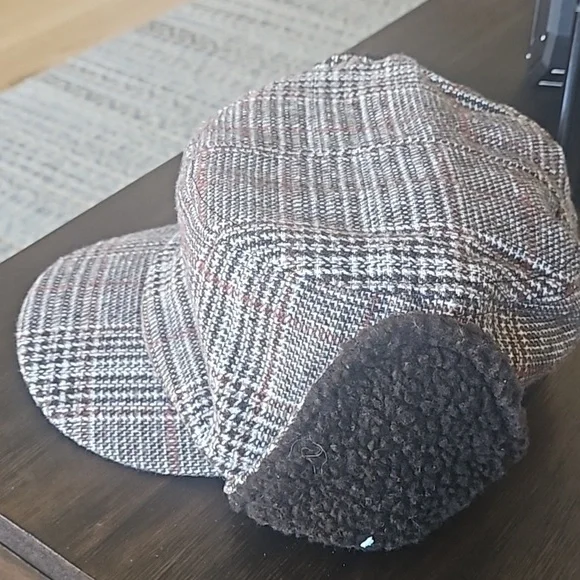 Hat - Picture 2 of 3
